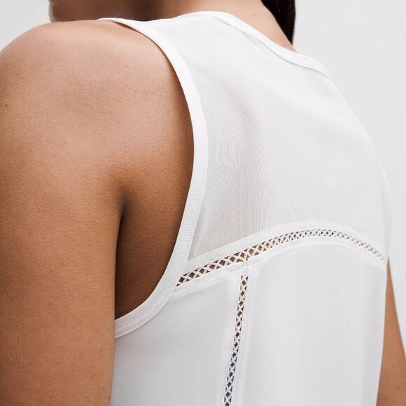 Sculpt Cropped Tank Top (Lace Trim) - White - Picture 4 of 4